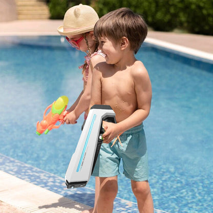 Cool Off & Play - Buntes elektrisches Wasserpistolenspielzeug mit Licht