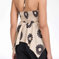 💥Halter V-Neck Floral Irregular Hem Top（Je mehr Sie kaufen, desto höher der Rabatt）