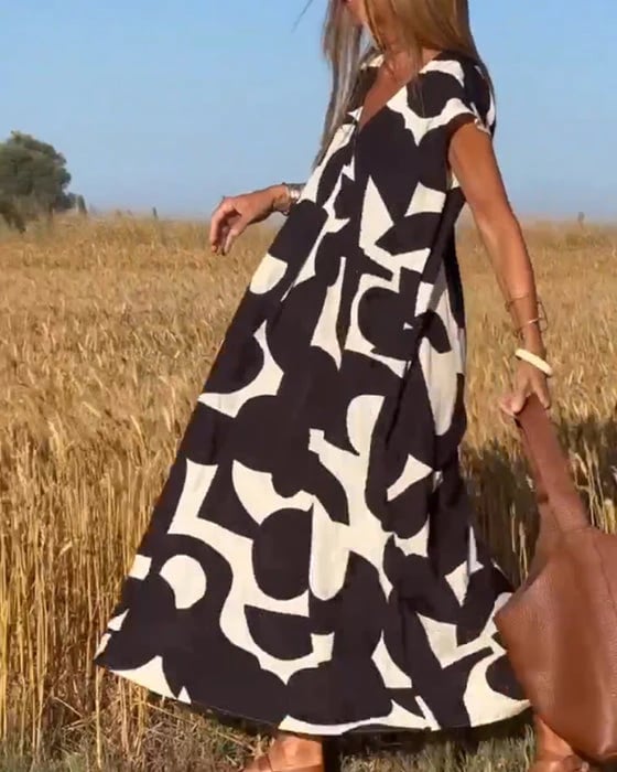 Lässiges Damenkleid mit geometrischen Farbblöcken