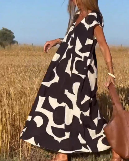Lässiges Damenkleid mit geometrischen Farbblöcken